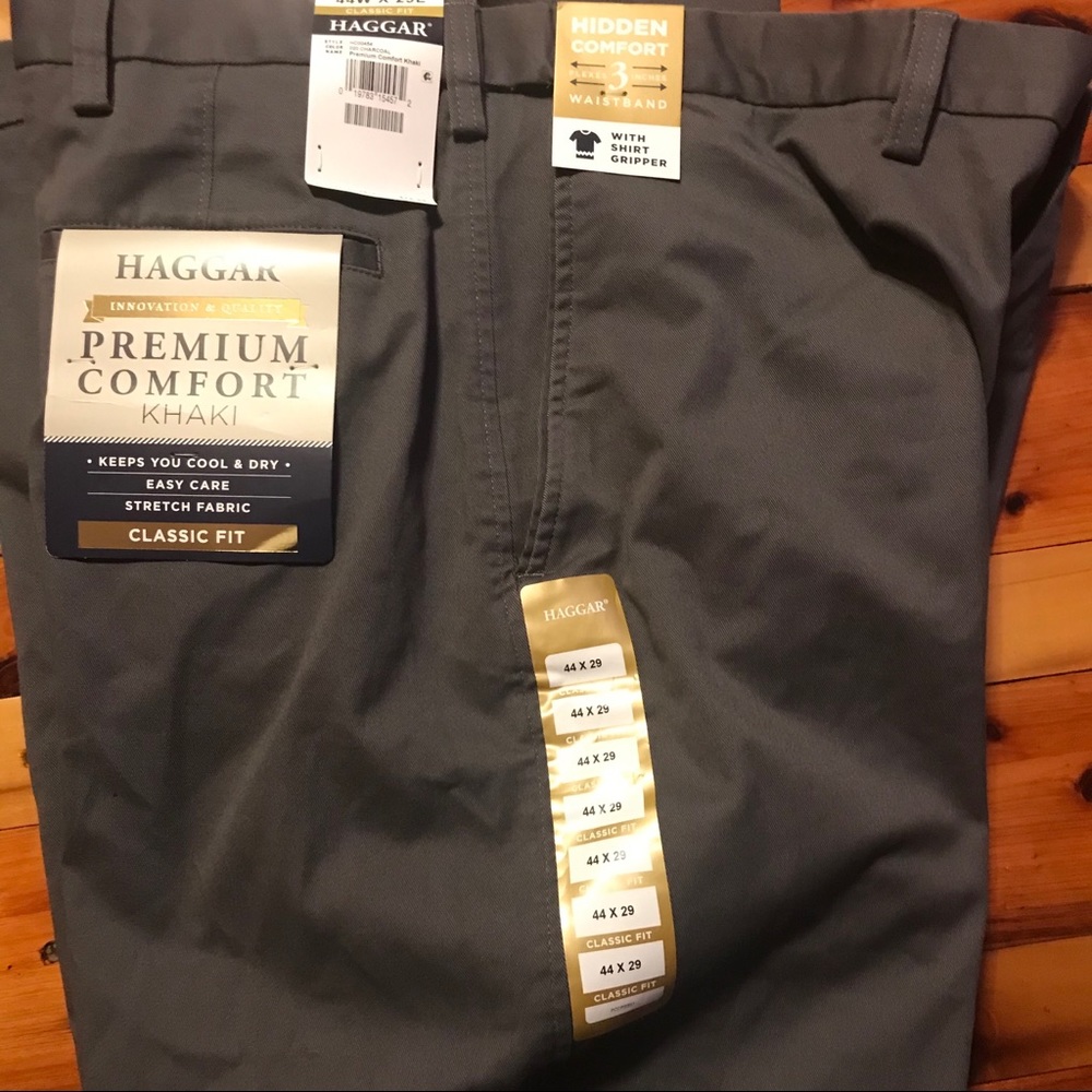 Size 44x29 Haggar Classic fit Khaki pants